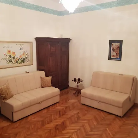 Center Iii Apartment *