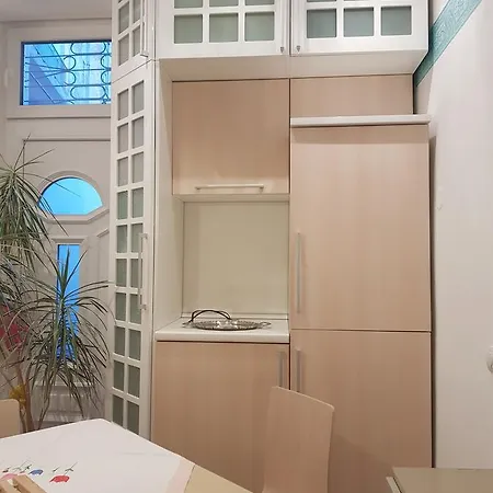 Apartment Center Iii *