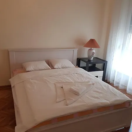 Apartment Center Iii *